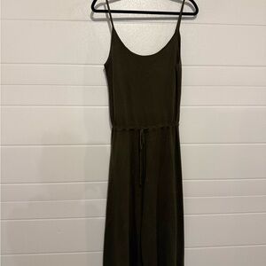 Elegant Olive Green Sleeveless Dress